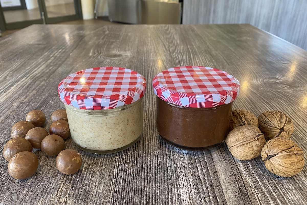macadamia nuts and macadamia butter and chocolate almond butter from DoctorNuts cafe